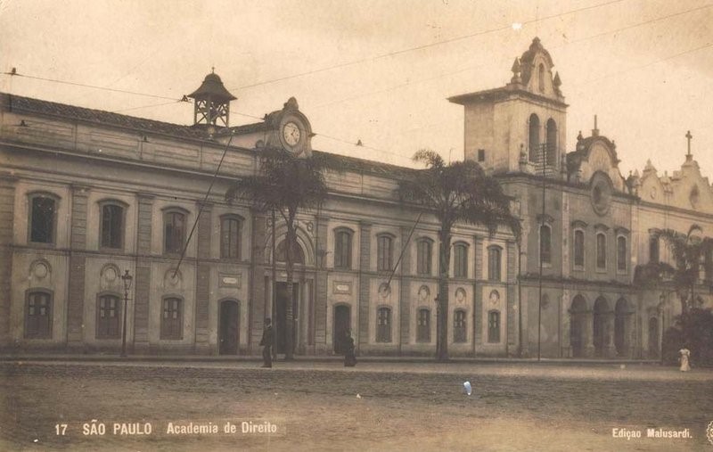 Convento de São Francisco, com a Academia de Direito ao lado
